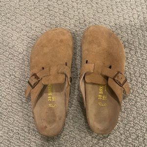 COPY - Birkenstock Boston Clog soft footbed in tan. Size 38.
